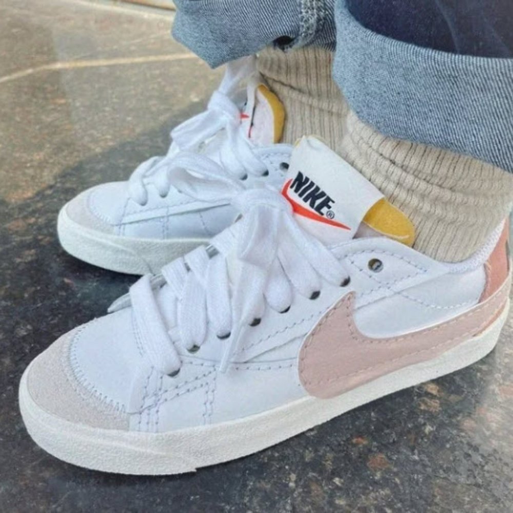 Nike Womens Blazer Low Jumbo Swoosh Pink/White